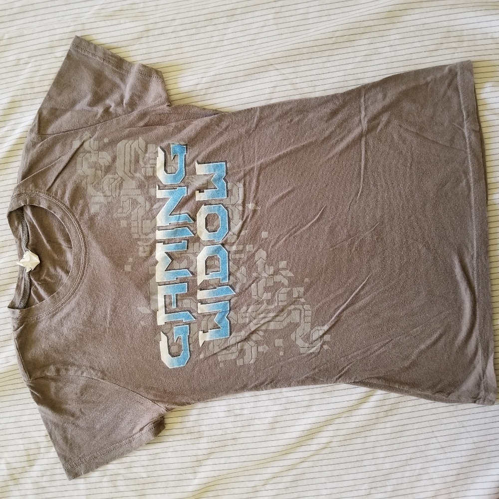 Babydoll-style Gray Graphic Tee